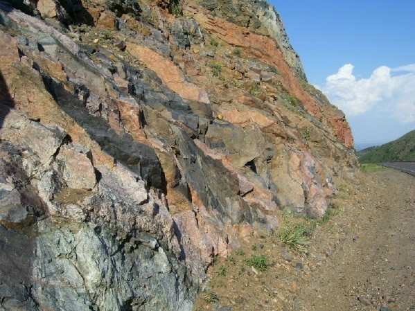 Injection gneiss along Highway 40